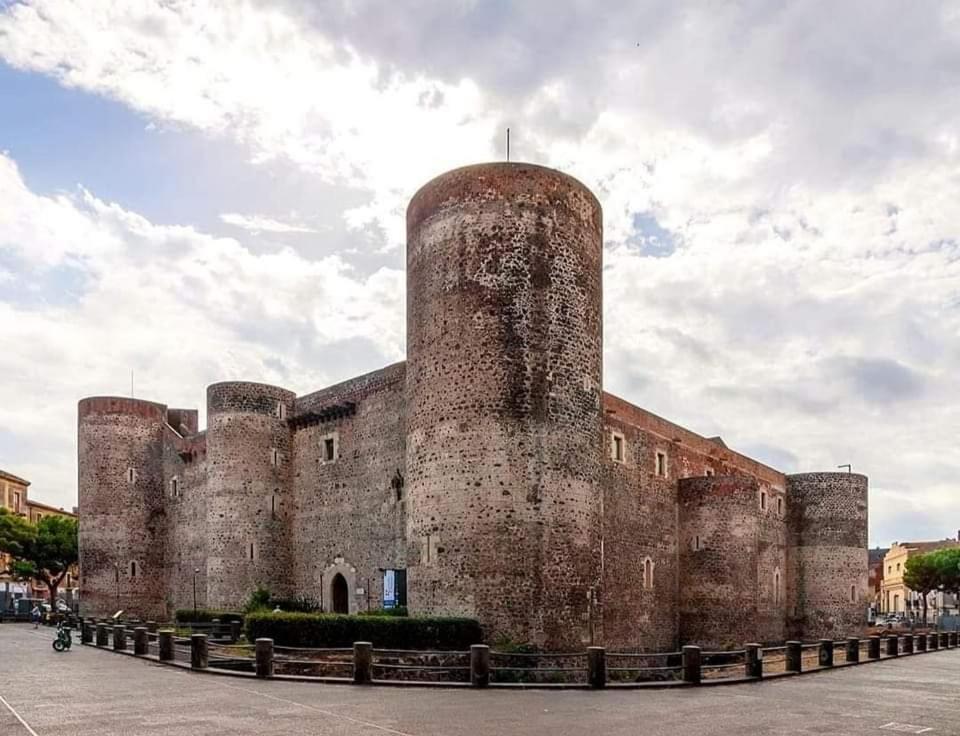 Апартаменты Saint Cristofer House Катания Экстерьер фото